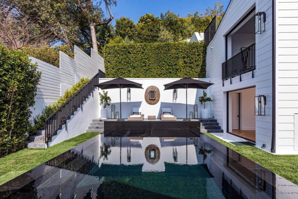 Brand New Home in Beverly Hills offers Exquisite Architecture