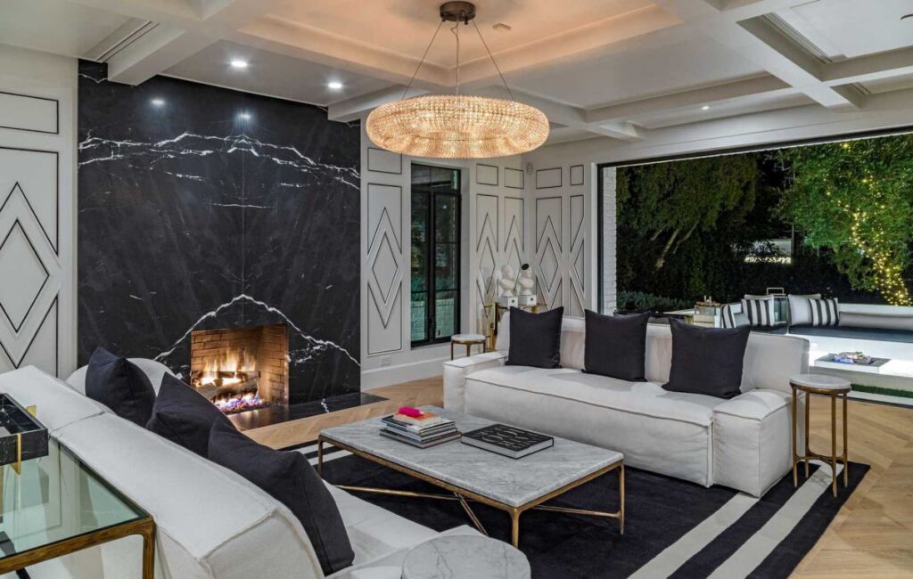 Brand New Home in Beverly Hills offers Exquisite Architecture