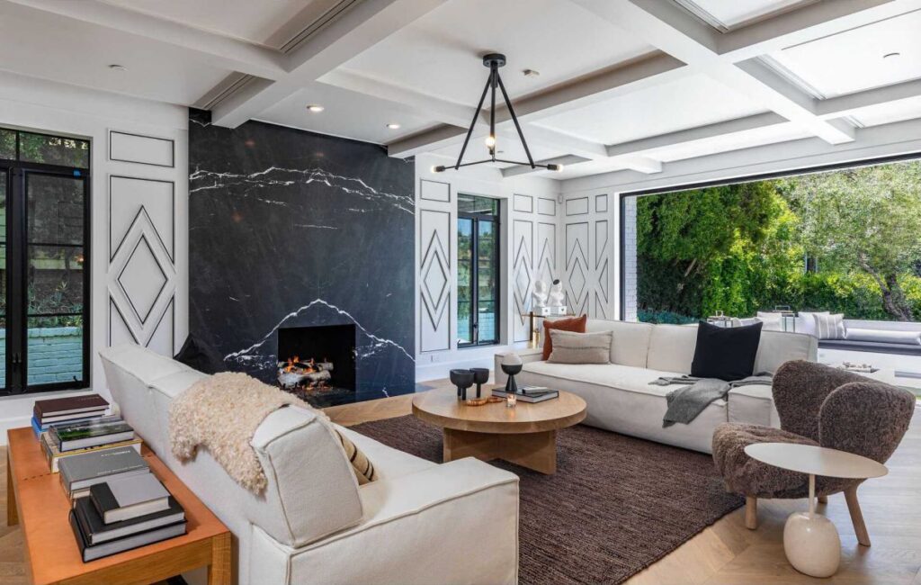 Brand New Home in Beverly Hills offers Exquisite Architecture