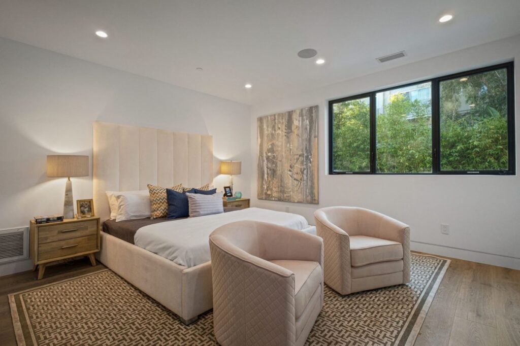 A Brand New Modern Home for Sale in Pacific Palisades