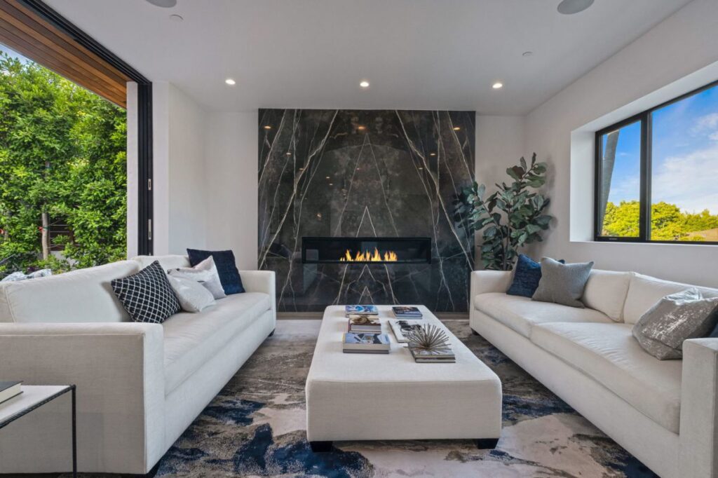 A Brand New Modern Home for Sale in Pacific Palisades