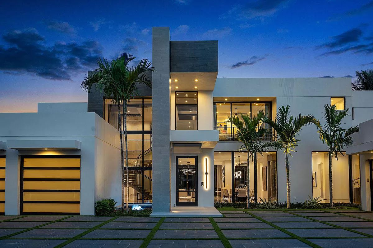 A-Newly-Clean-lined-Designed-Boca-Raton-Home-for-Sale-1