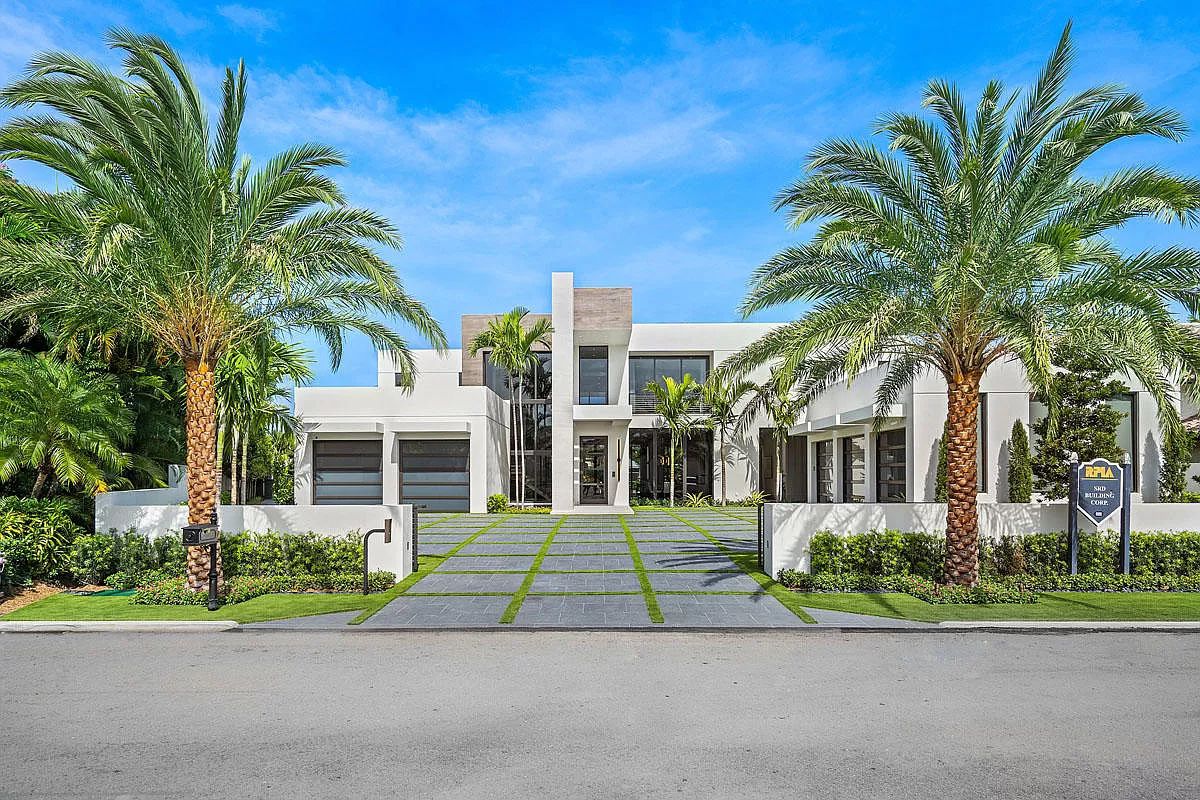 A-Newly-Clean-lined-Designed-Boca-Raton-Home-for-Sale-32