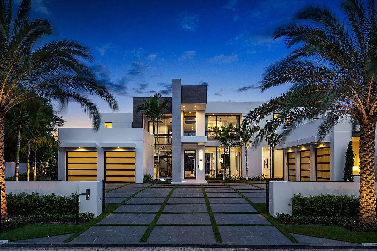 A-Newly-Clean-lined-Designed-Boca-Raton-Home-for-Sale-45