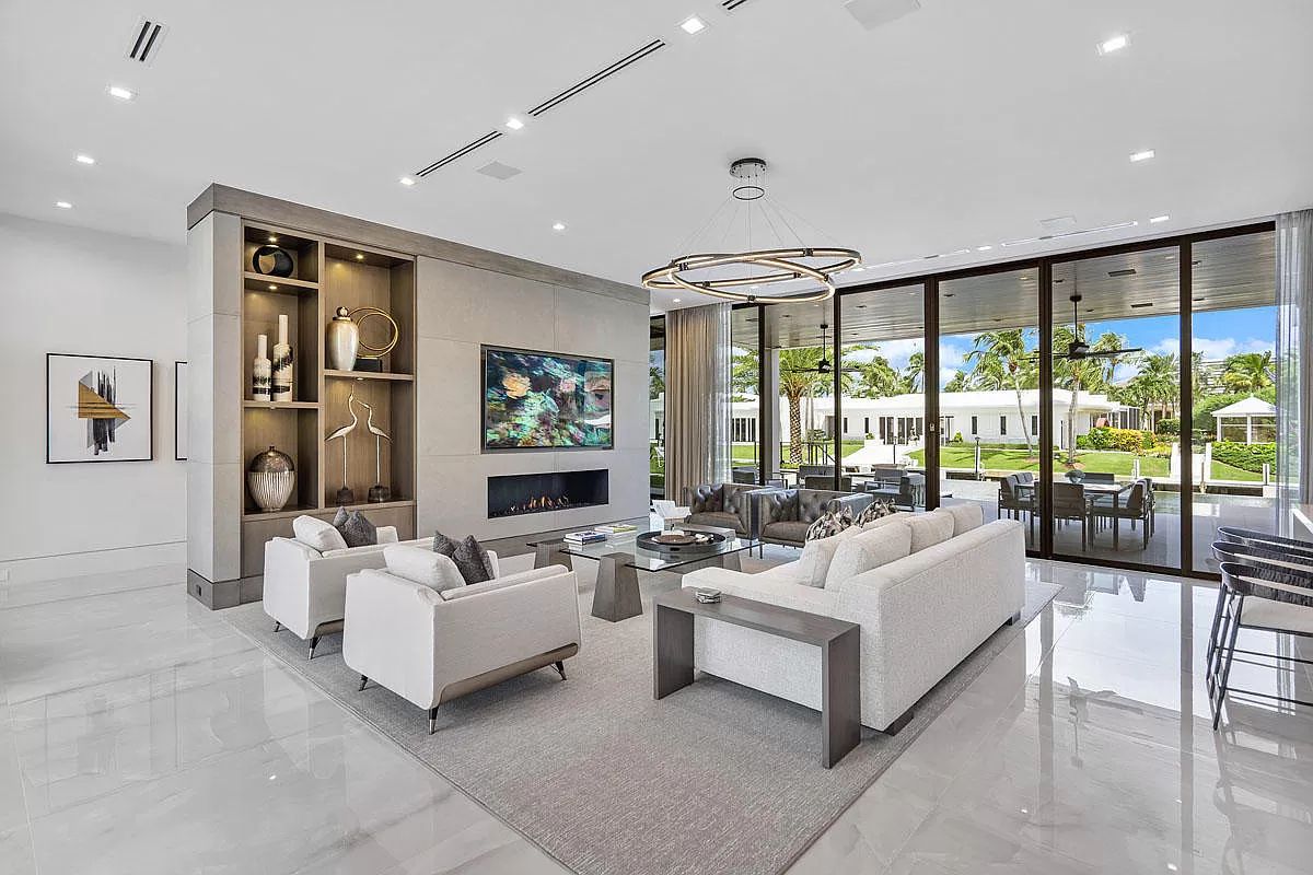 A-Newly-Clean-lined-Designed-Boca-Raton-Home-for-Sale-48