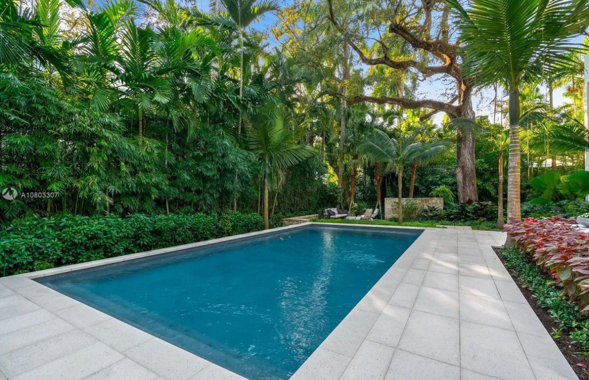 A Stunning Eco-smart Home in Miami Asking for $4.65 Million