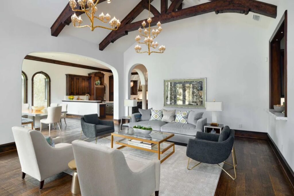 An Exquisite Mediterranean-style Dallas Home for Sale