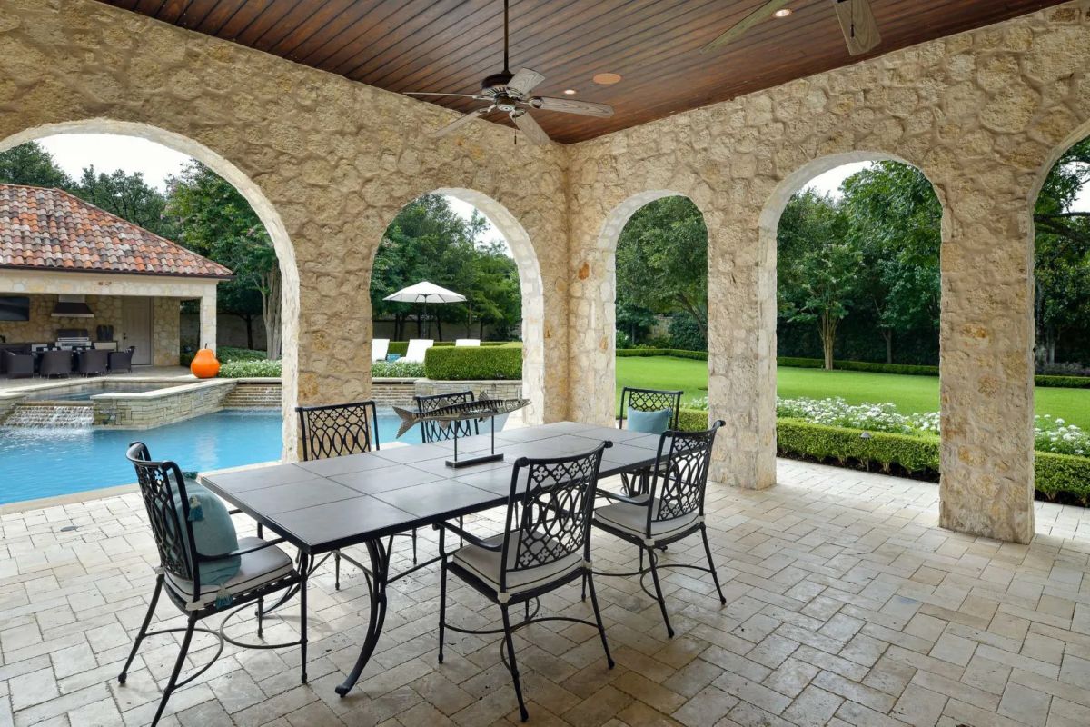 An-Exquisite-Mediterranean-style-Dallas-Home-for-Sale-20