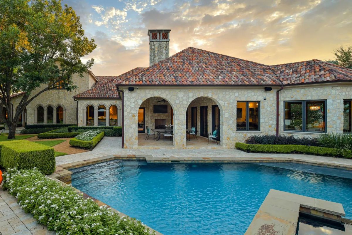 An-Exquisite-Mediterranean-style-Dallas-Home-for-Sale-23
