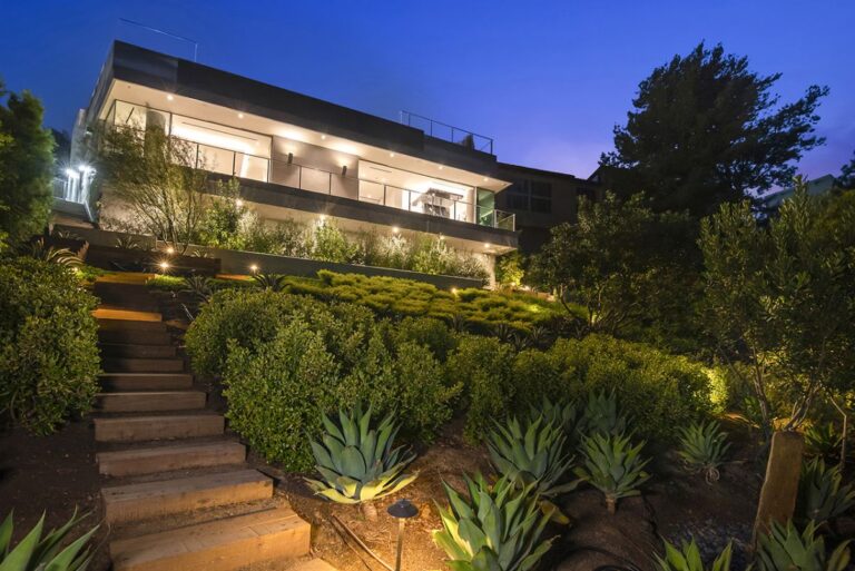 Architectural Masterpiece in Los Angeles Lists for $15 Million