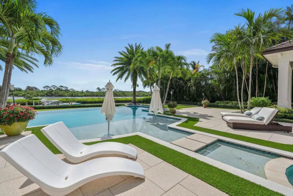 $10.9 Million Beautiful Jupiter House on prestigious Commodore Island