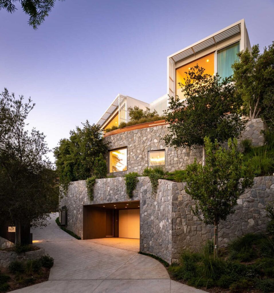Beverly Hills House on A Private Promontory hits Market