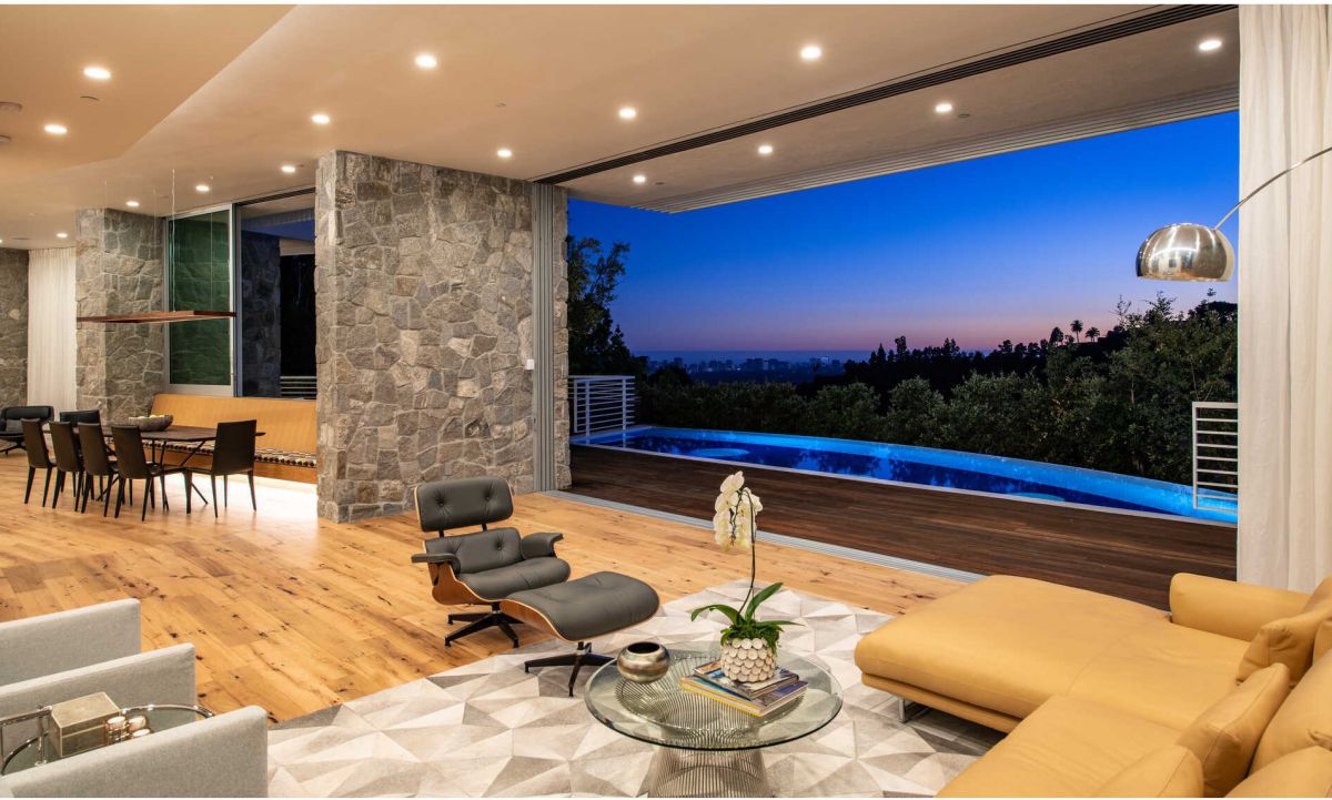 Beverly-Hills-House-on-A-Private-Promontory-hits-Market-3