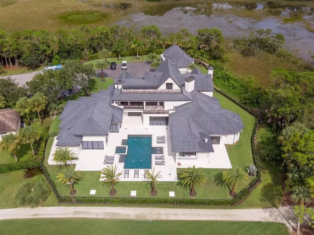 Brand New Home in Palm Beach Gardens hits Market