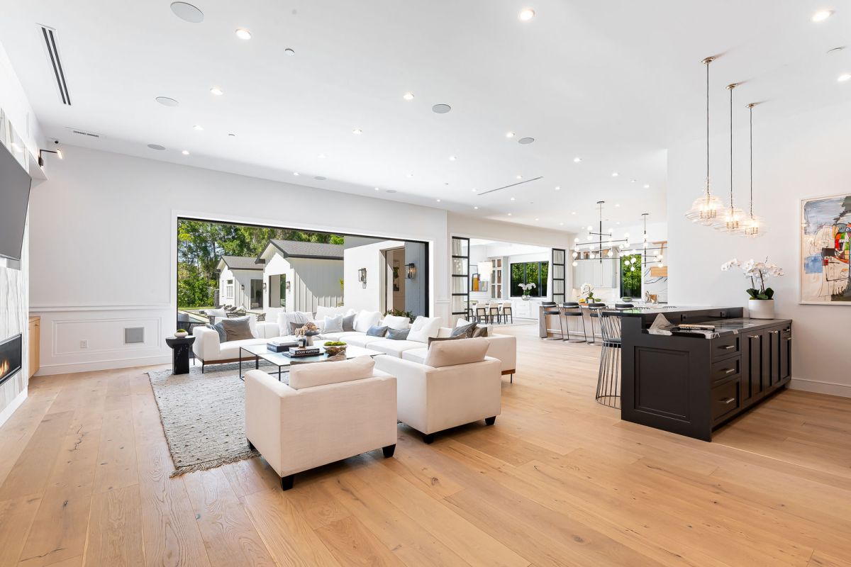 Brand-New-Modern-Farmhome-in-Encino-4