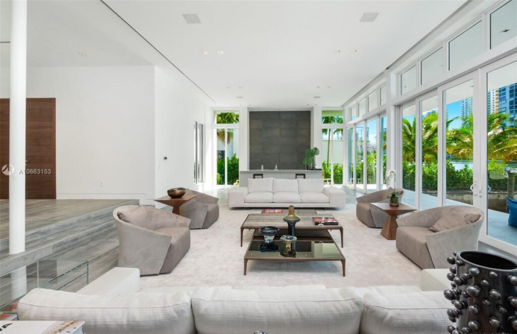 Center Island Contemporary Home in Florida for Sale