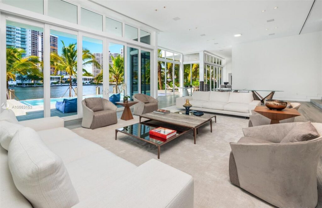 Center Island Contemporary Home in Florida for Sale