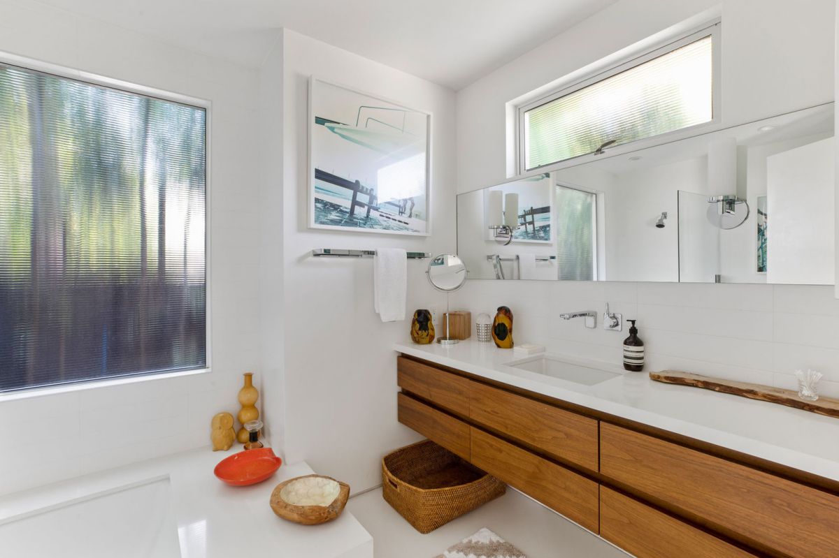 Completely-Remodeled-Modern-Beverly-Hills-Home-29