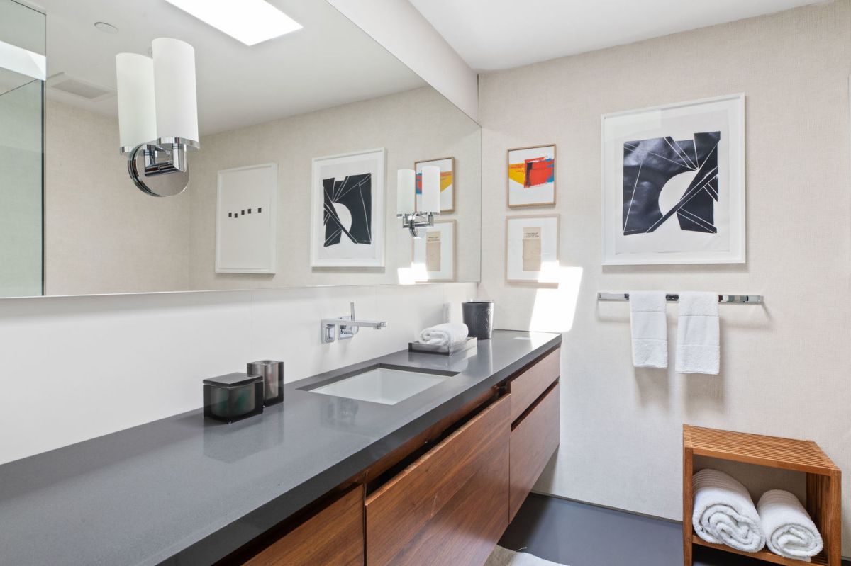 Completely-Remodeled-Modern-Beverly-Hills-Home-31