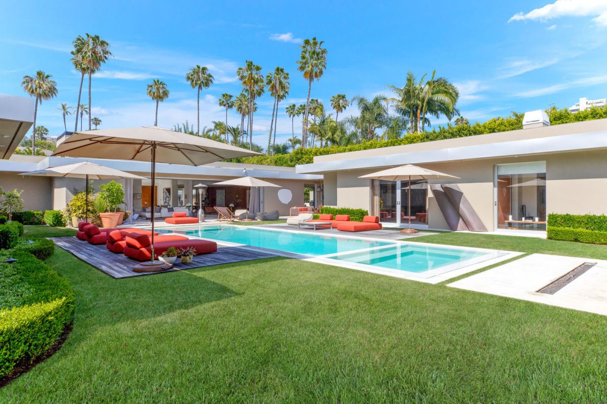 Completely-Remodeled-Modern-Beverly-Hills-Home-35