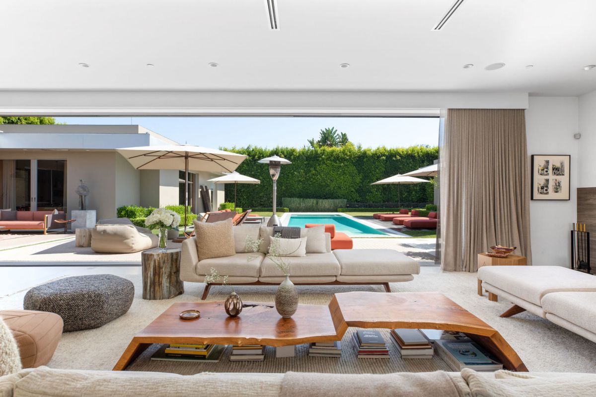 Completely-Remodeled-Modern-Beverly-Hills-Home-9