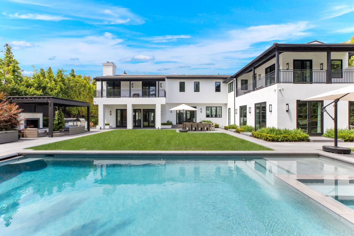 $15.75 Million Contemporary Mediterranean Home in Los Angeles
