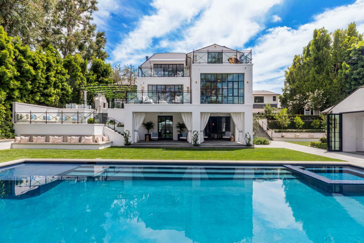 Elegant-New-Custom-Built-Beverly-Hills-Mansion-for-Sale-26