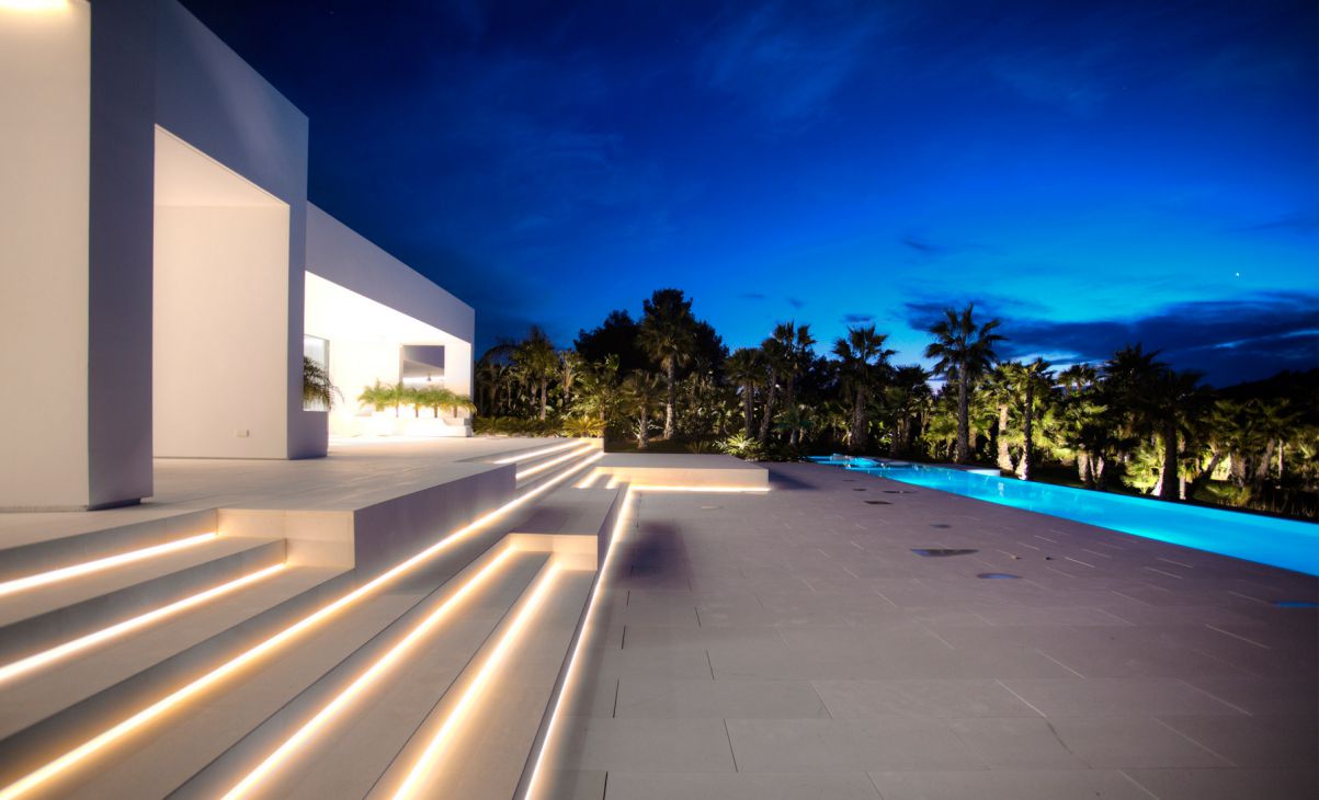 Exclusive-Modern-Villa-in-Cala-Bassa-Spain-by-MG-AG-Architects-20