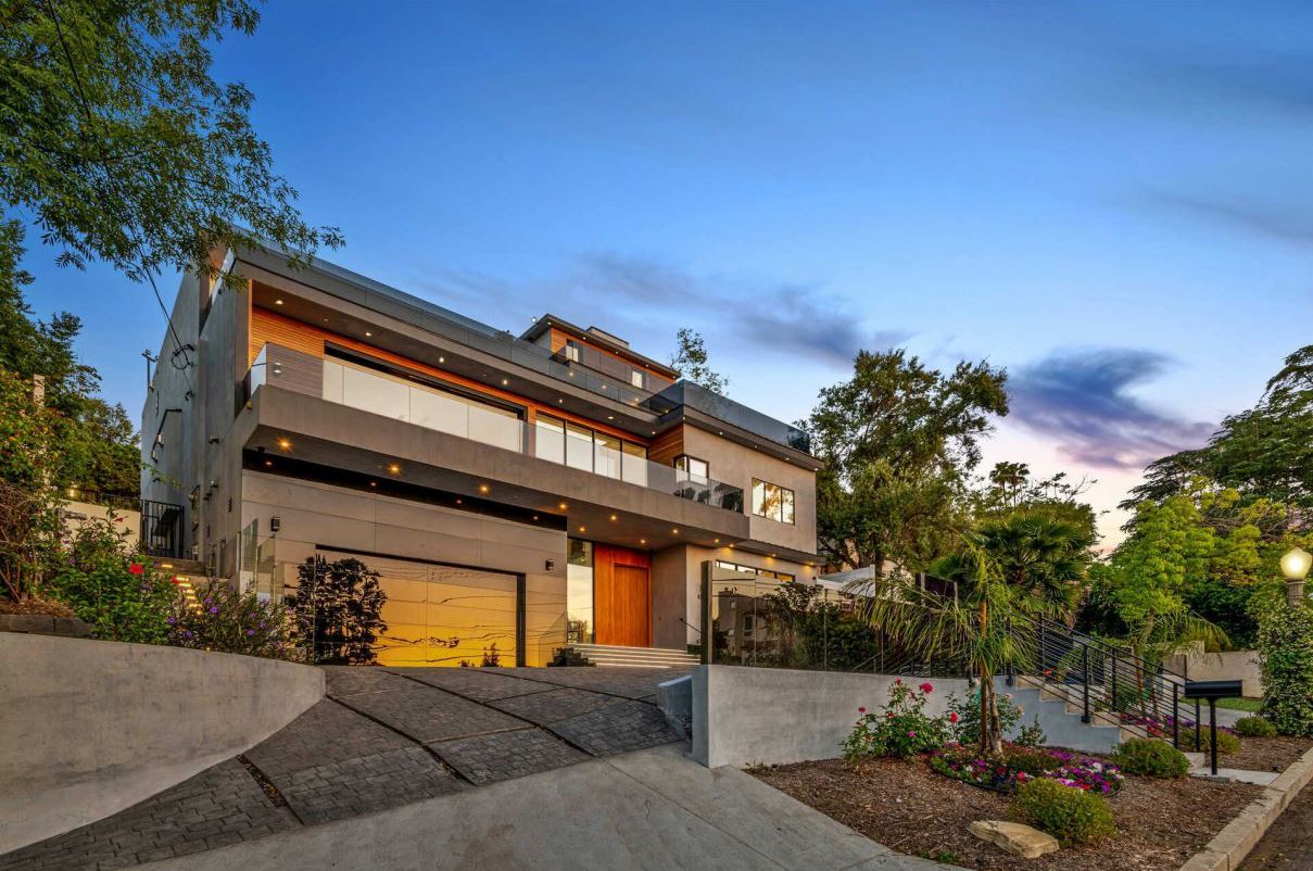 Exquisitely-designed-Sherman-Oaks-Home-for-Sale-12