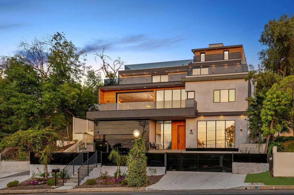 Exquisitely-designed-Sherman-Oaks-Home-for-Sale-9