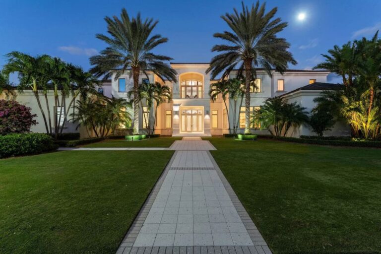 Extraordinary Jupiter House with Modern Design Ask for 10.995 Million