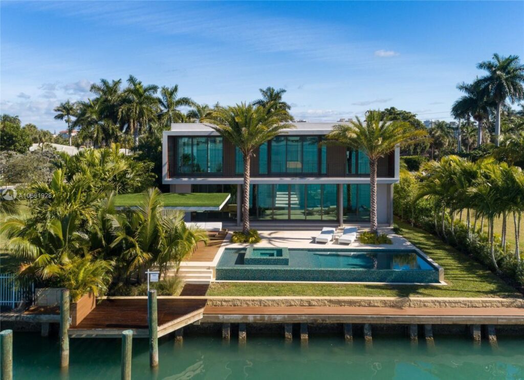 Florida Dream Home in Exclusive Bay Harbor Islands 
