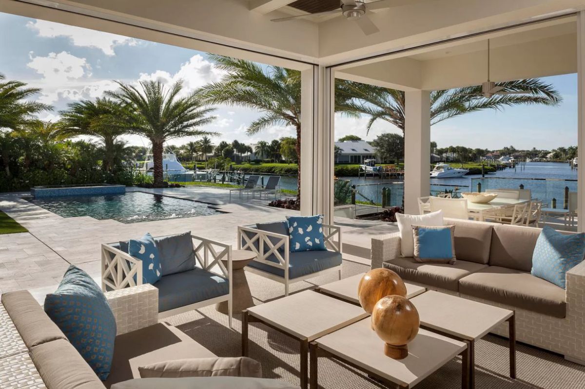 Floridas-Breathtaking-Jupiter-Home-for-Sale-13