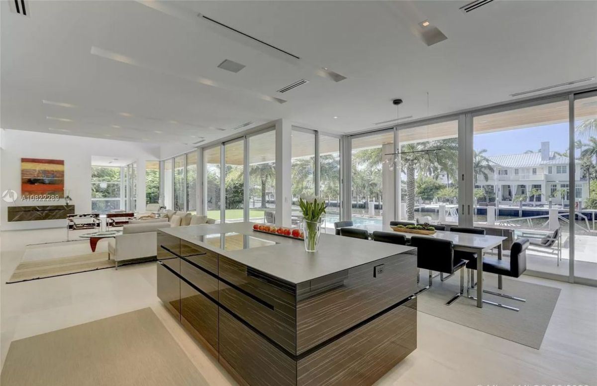 Fort-Lauderdale-Home-in-Prestigious-Rio-Vista-for-Sale-10