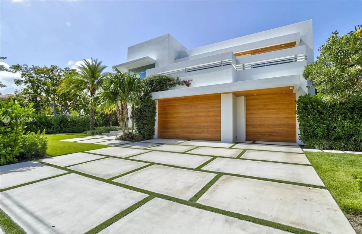 Fort-Lauderdale-Home-in-Prestigious-Rio-Vista-for-Sale-17