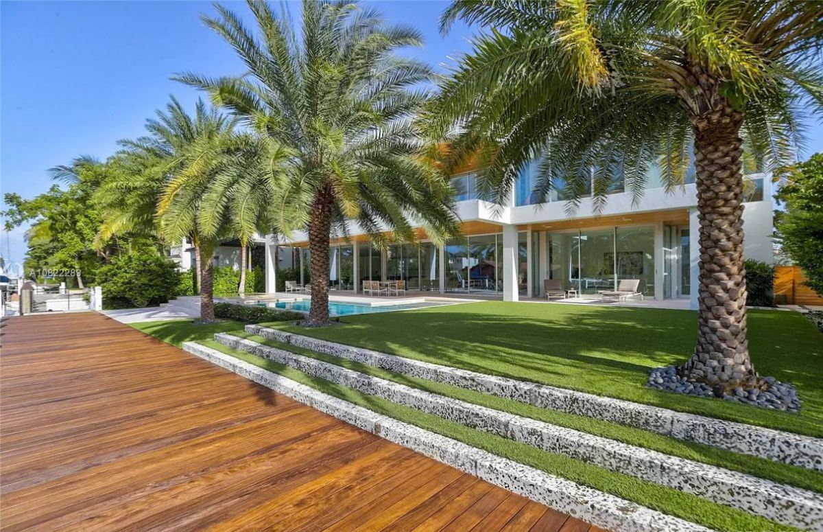 Fort-Lauderdale-Home-in-Prestigious-Rio-Vista-for-Sale-18