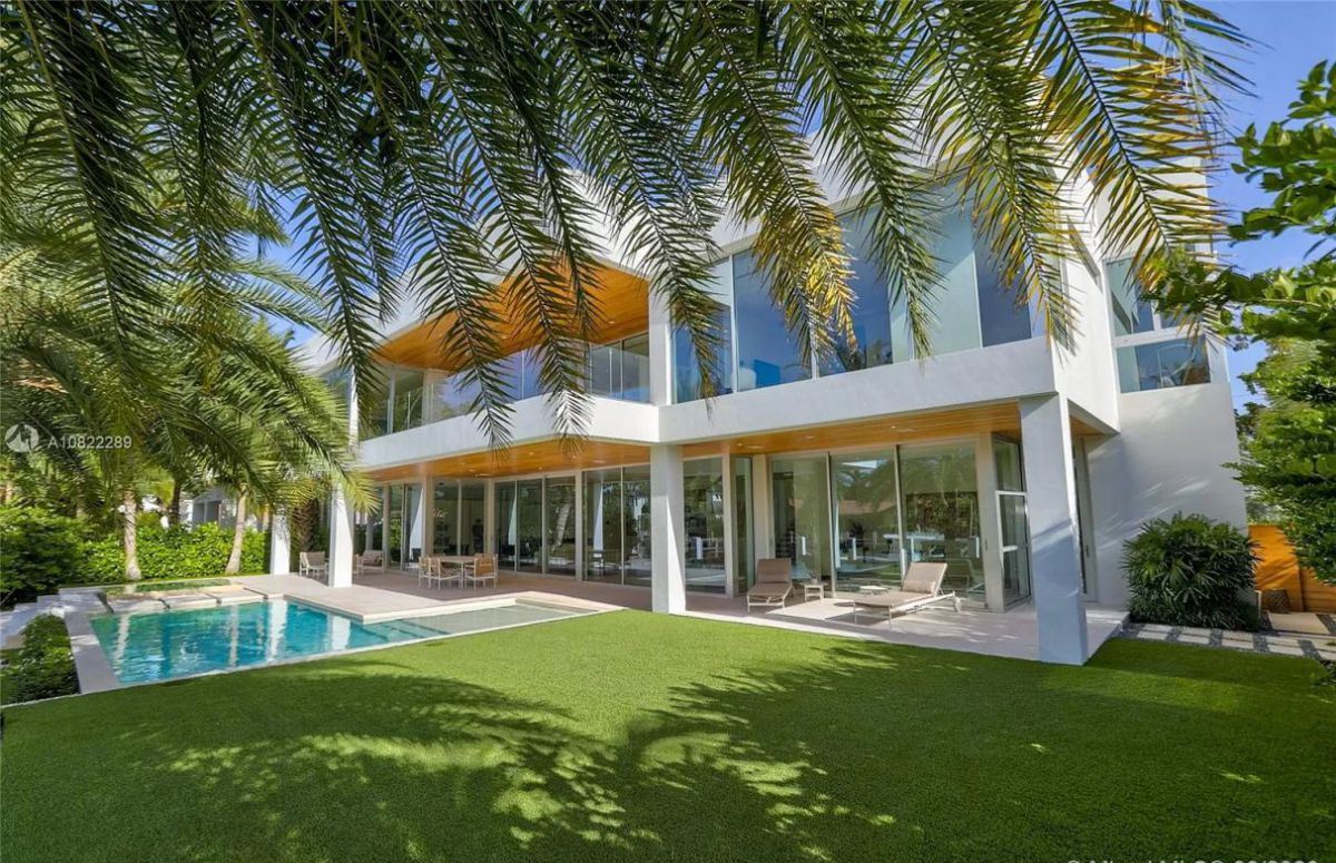 Fort-Lauderdale-Home-in-Prestigious-Rio-Vista-for-Sale-21