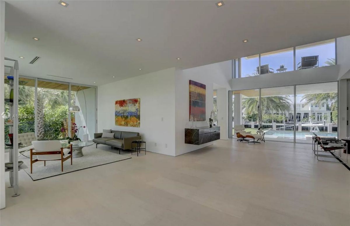 Fort-Lauderdale-Home-in-Prestigious-Rio-Vista-for-Sale-28