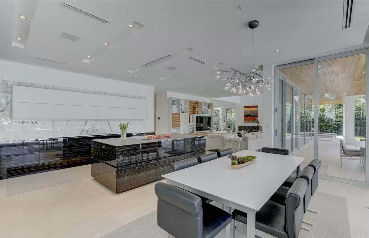Fort Lauderdale Home in Prestigious Rio Vista for Sale at $6.69 Million