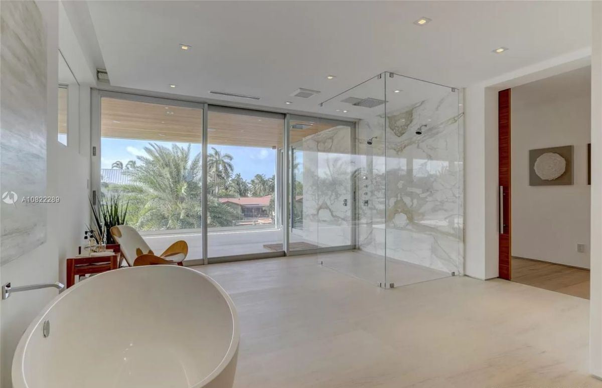 Fort-Lauderdale-Home-in-Prestigious-Rio-Vista-for-Sale-5