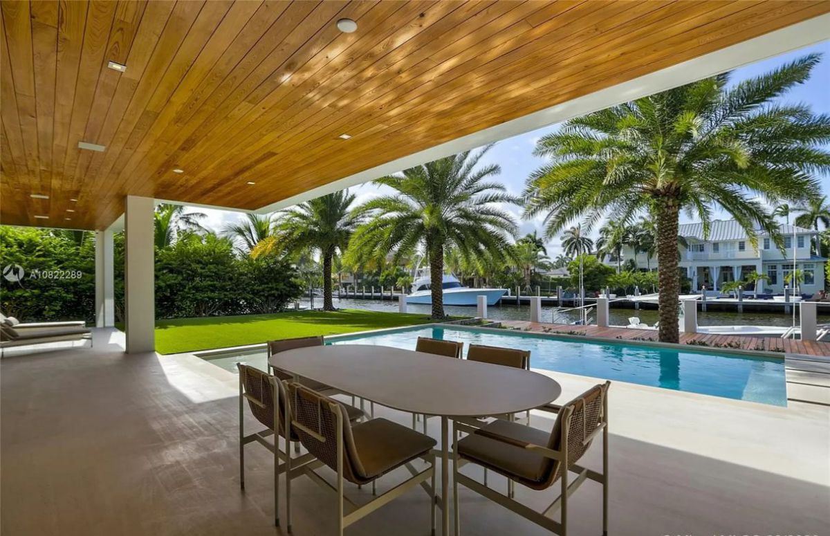 Fort-Lauderdale-Home-in-Prestigious-Rio-Vista-for-Sale-9