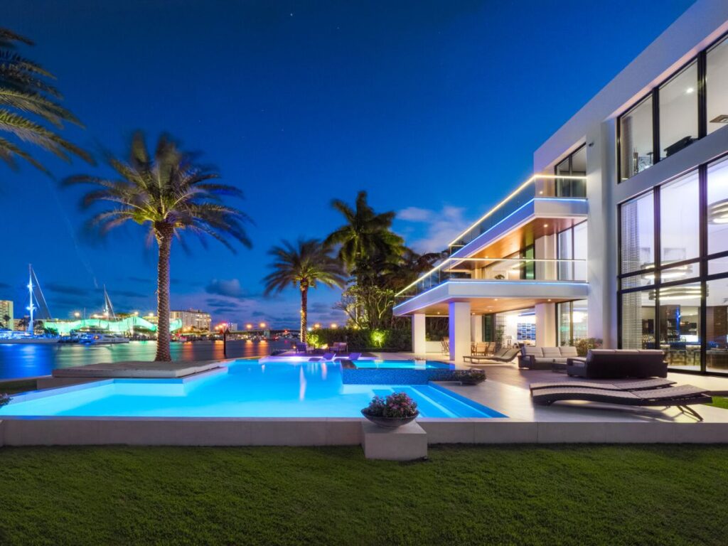 Gorgeous Florida Modern Home on Castilla Isle