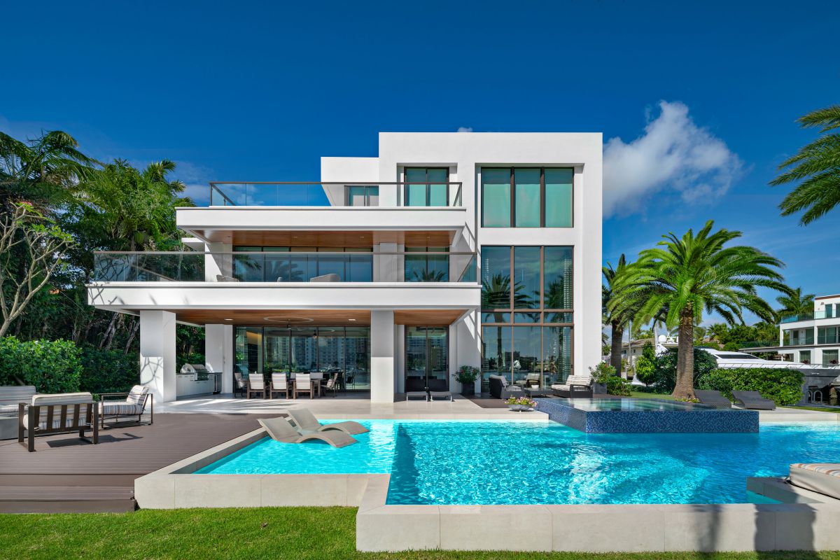 Gorgeous-Florida-Modern-Home-on-Castilla-Isle-6