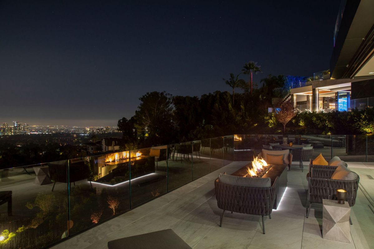 Iconic-Brand-New-Beverly-Hills-Mansion-hits-Market-16