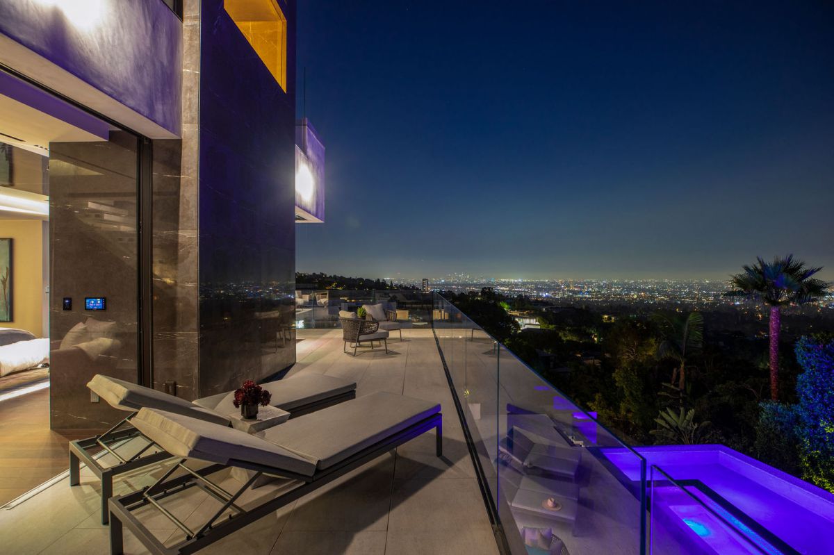 Iconic-Brand-New-Beverly-Hills-Mansion-hits-Market-27