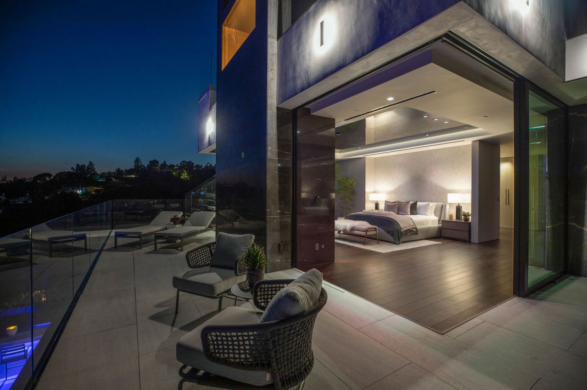 Iconic-Brand-New-Beverly-Hills-Mansion-hits-Market-29