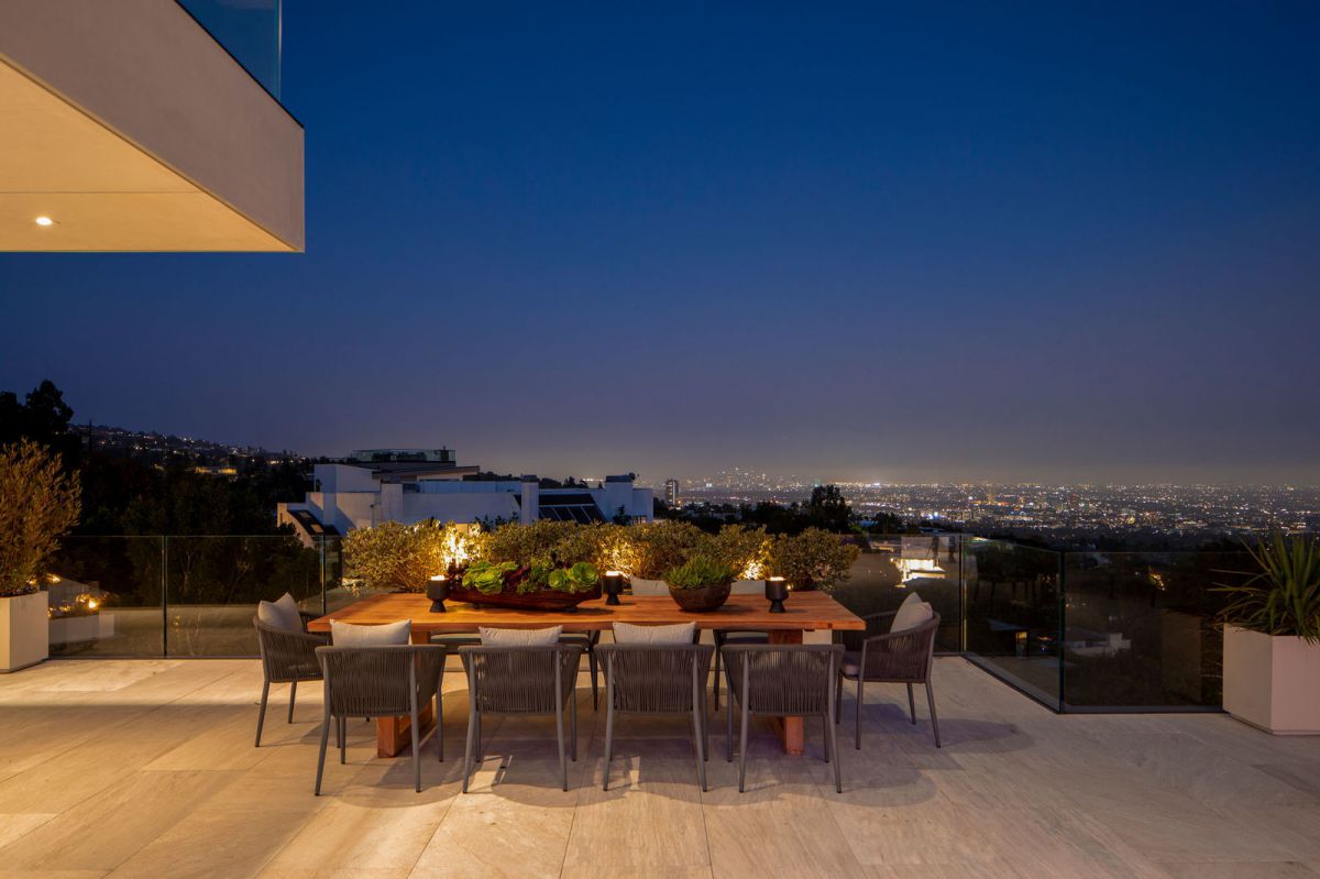 Iconic-Brand-New-Beverly-Hills-Mansion-hits-Market-36