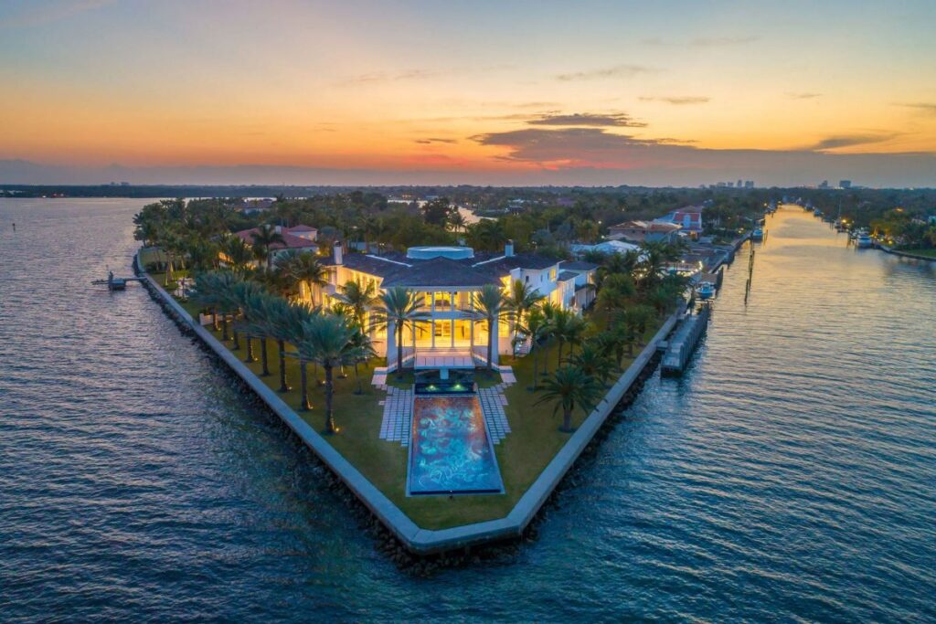 Iconic Florida Mansion in Coral Gables Returns Market
