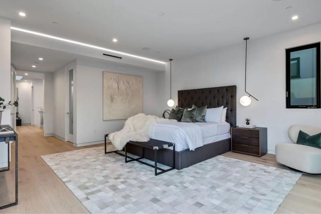 Impeccably Modern Manhattan Beach Home for Sale