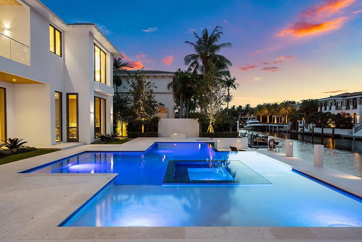 Italian-inspired-Waterfront-Home-in-Boca-Raton-for-Sale-47